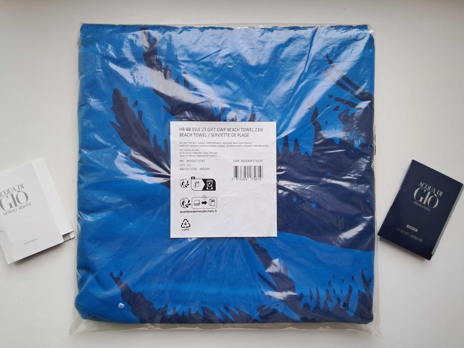 Літні пляжні рушники Biotherm, Calvin Klein, Hugo Boss, Giorgio Armani