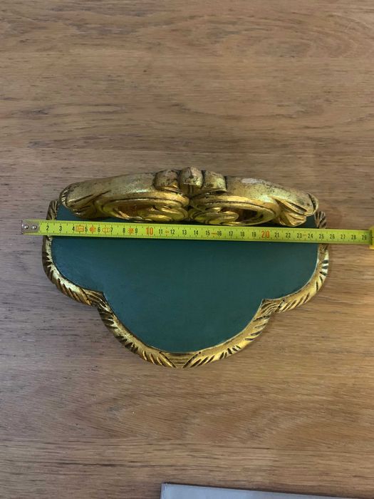 Peanha madeira esculpida à mão