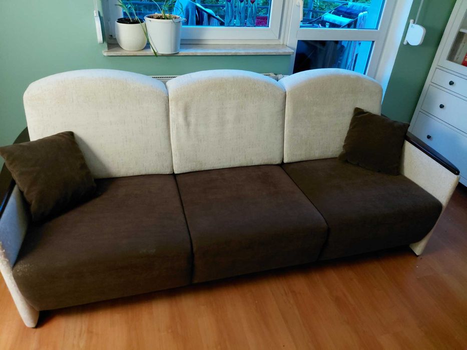 Elegancka trzyosobowa kanapa z funkcją spania + fotel