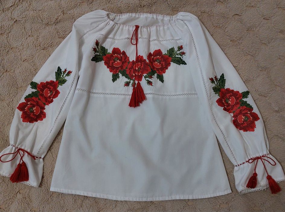Вишиванку на дівчинку 9-10 років