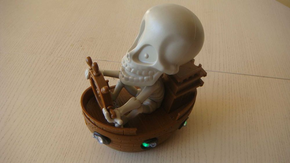 Музыкальная игрушка скелет Goliath Johnny