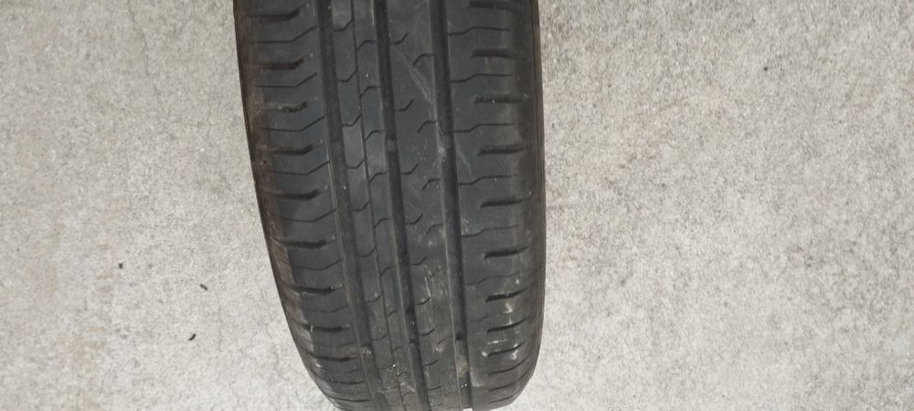 Pneu 185/65/15 semi novo