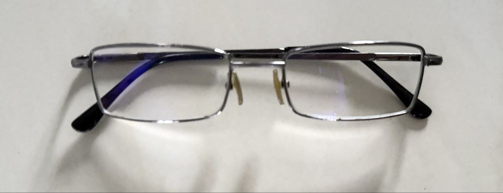 Окуляри сонцезахисні та для зору