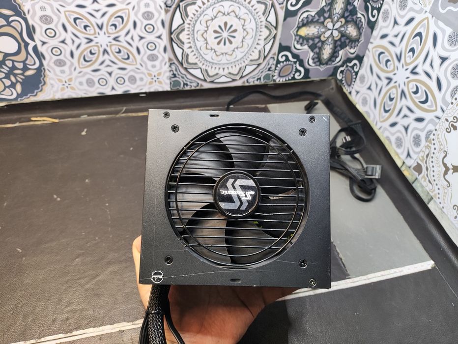 Блок живлення Seasonic SSR-750FM (FOCUS 750 gold)