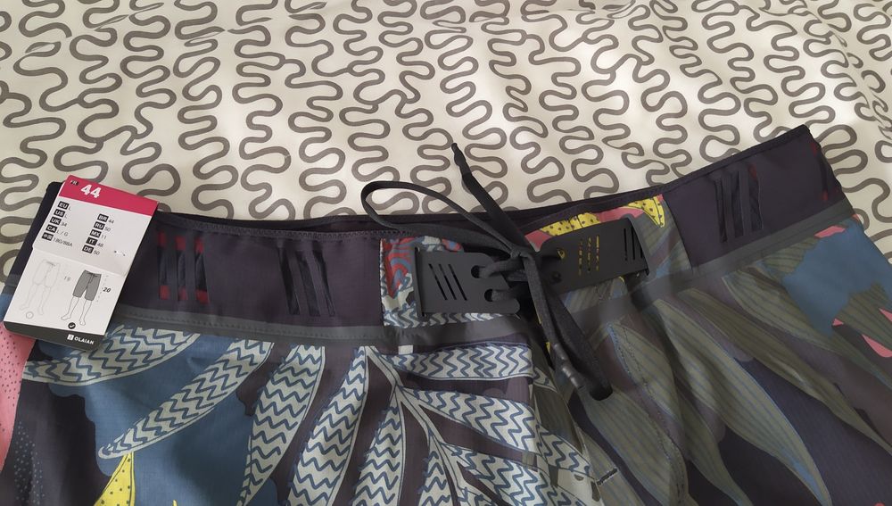 Calções de praia/surf Tamanho L n-44