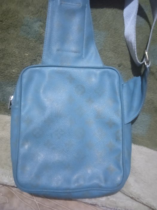 Сумка LOUIS VUITTON PARIS через плечо