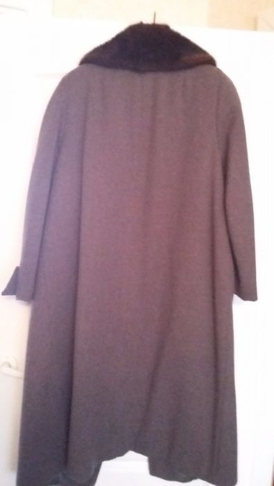 Продам пальто драпове з норковим коміром в ідетальному стані