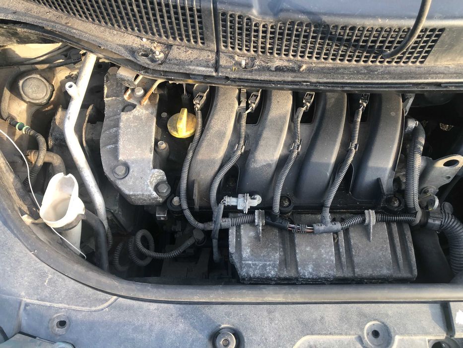 reno scenik 2 2.0 2003 caly lub czesci