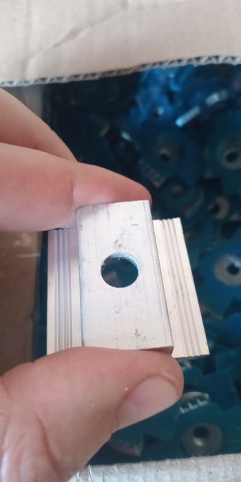 Міжпанельне кріплення для сонячних панелей  під 30/35/40 панель