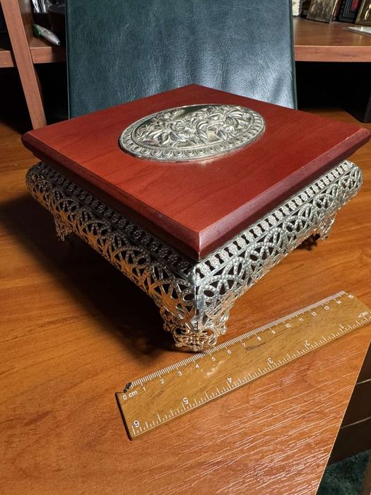 Шкатулка очень красивая!