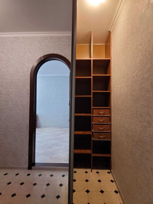 Продається однокімнатна квартира на Митниці