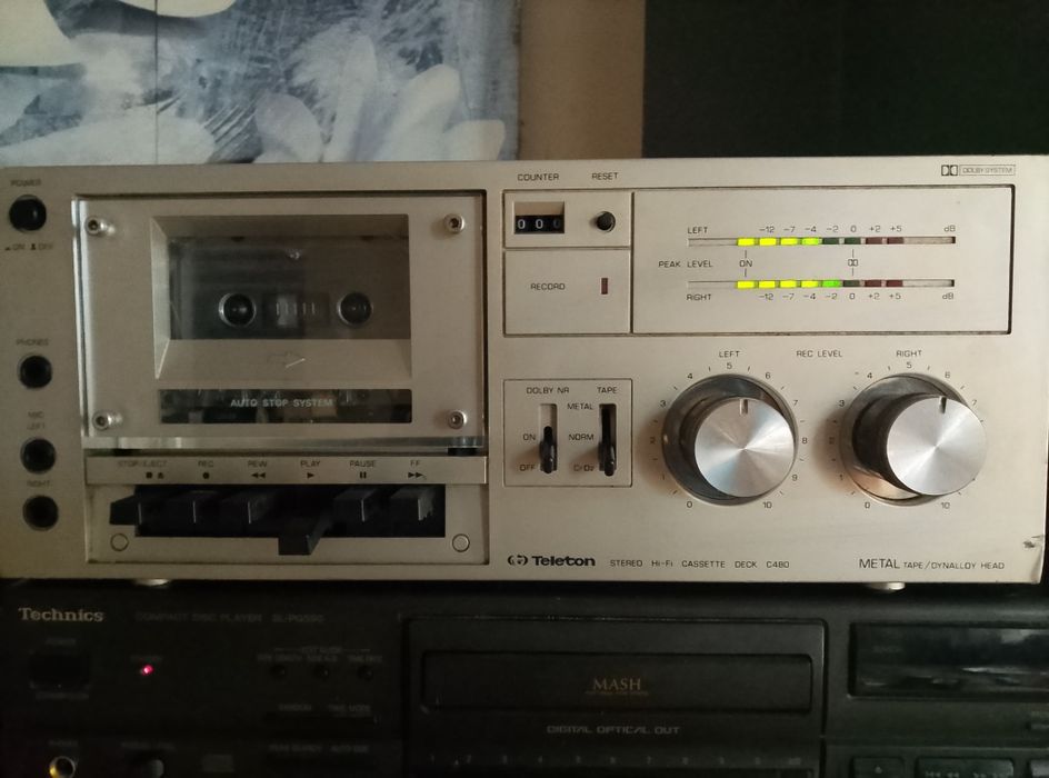 Magnetofon Teleton  c480 sprzedaje jako ukodzony