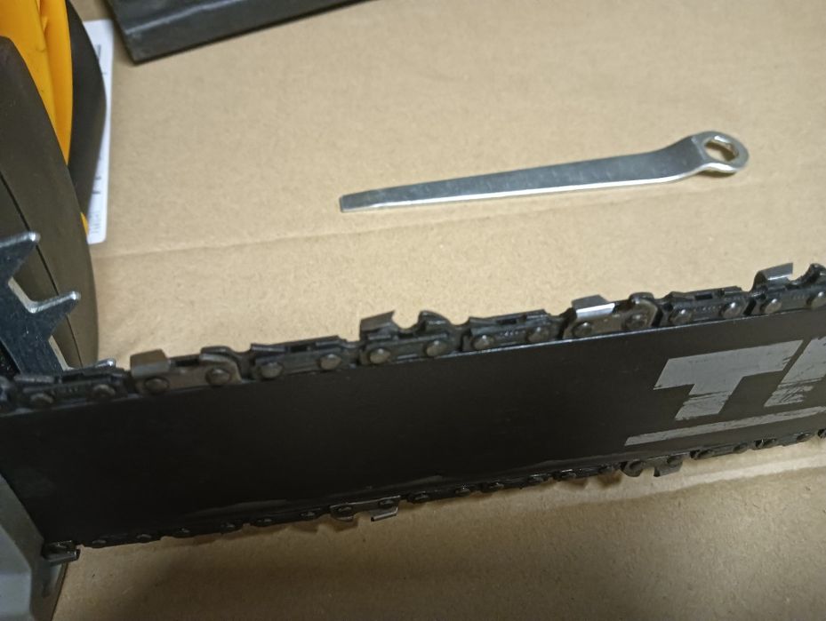 Piła łańcuchowa elektryczna