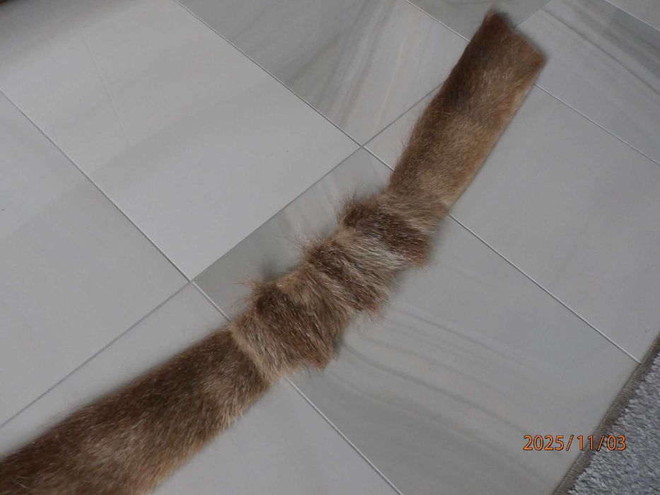 Zimowy szal z naturalnego futra nutri, długość 112 cm.