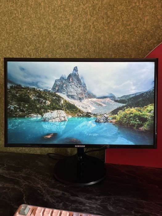 Монітор Samsug S24F350FHI 71 герц