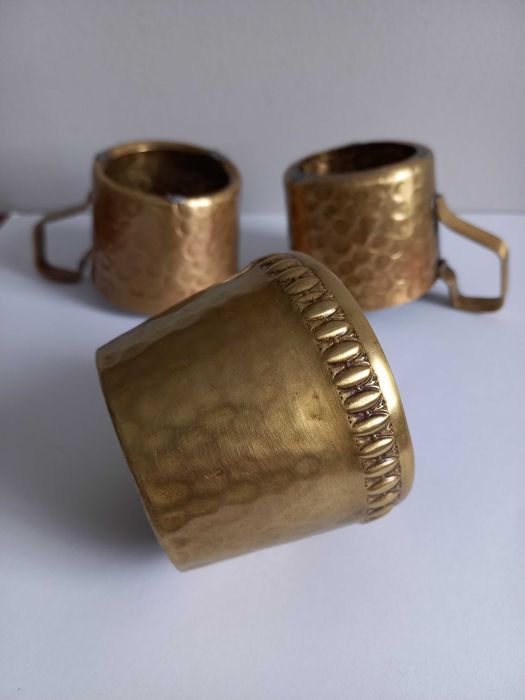 Mosiężne uchwyty koszyczki na szklanki cukiernica