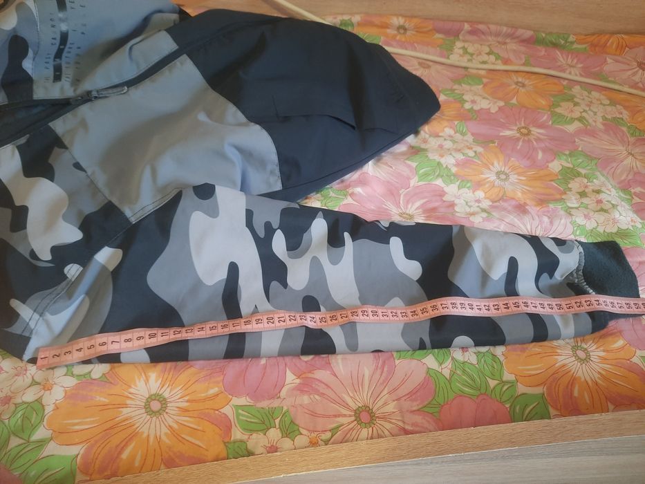 Продам куртку на весну.Хлопчик 10-11 років