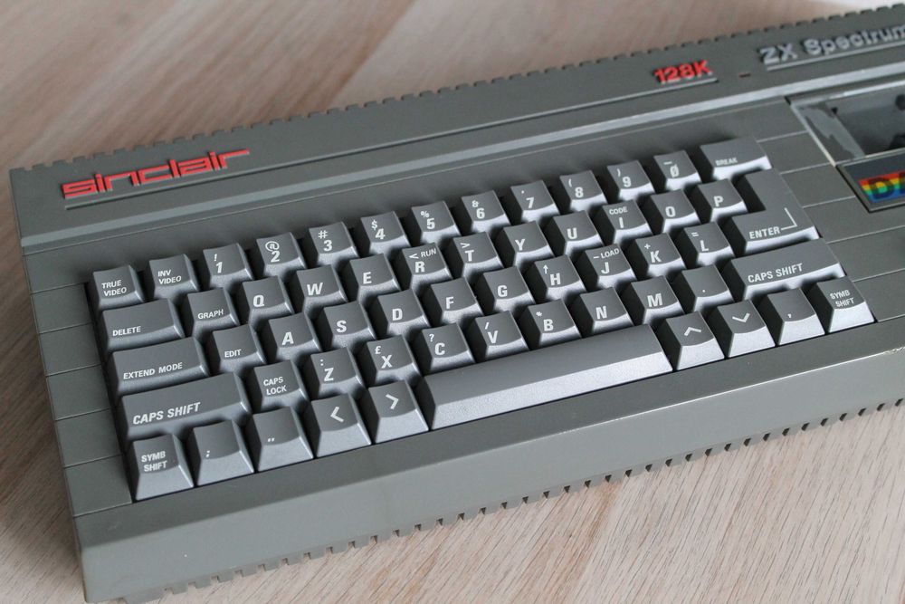 ZX Spectrum +2 grey szary.