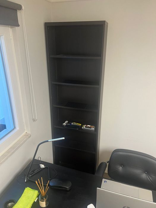 Estante preta escritorio