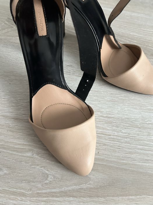 Туфлі- босоножки.