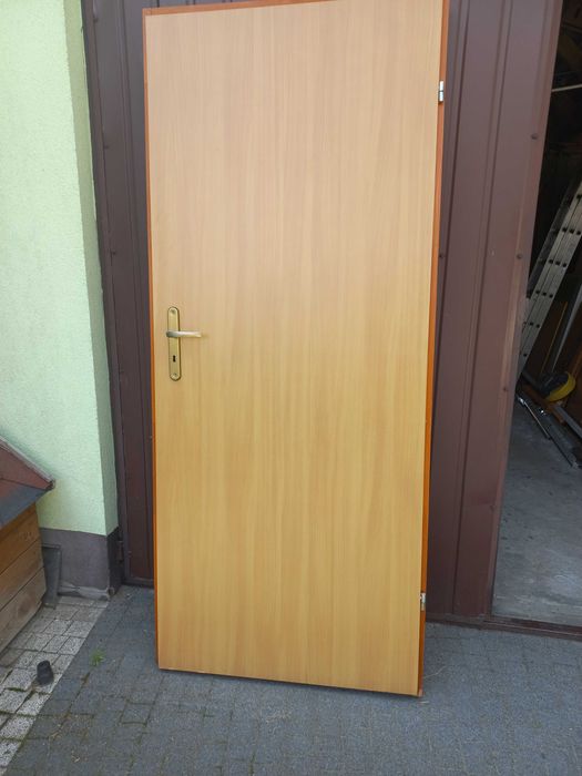 Drzwi uzywane wewnętrzne brazowe