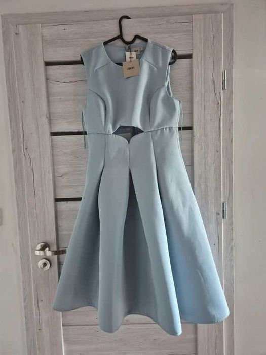 ASOS sukienka midi błękitna z wycięciem w talii, rozkloszowana, rozmiar L, nowa z metką