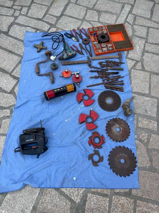 Ferramentas antigas de carpintaria e bricolage – lote variado