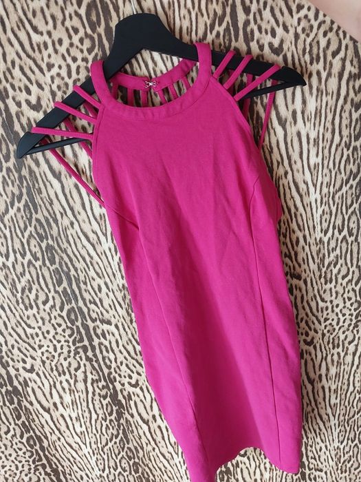 Sukienka ozdobne plecy S