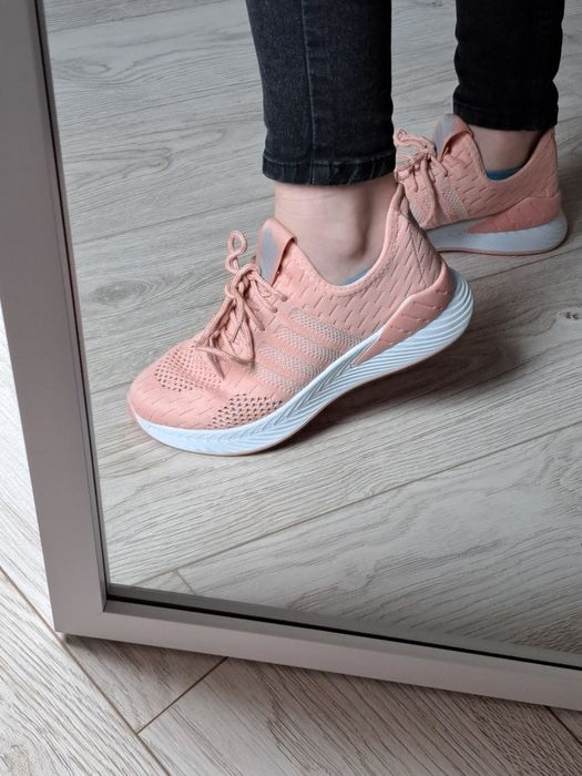 Buty sportowe damskie