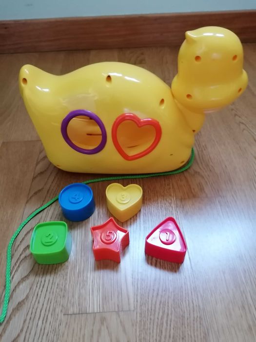 Patinho de puxar com formas e som