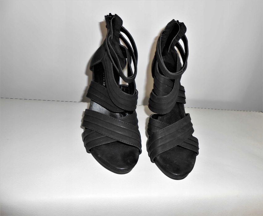 Eleganckie sandały zamszowe marki Farasion, roz. 38/39