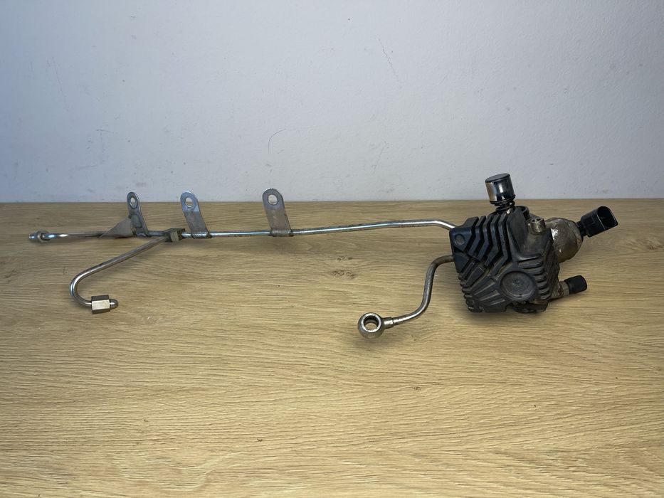 ТНВД Audi A4 Passat 2.0fsi BVY BLR BLX Насос високого тиску 06F127025D