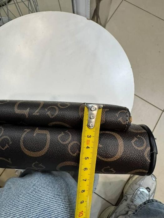 Сумка GUESS saffron mini top zip crossbody brown. Оригінал