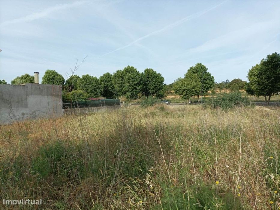 Terreno Urbano para construção, junto a Escola B 2,3 / Secundaria d... — Mação, Penhascoso E Aboboreira, Santarém