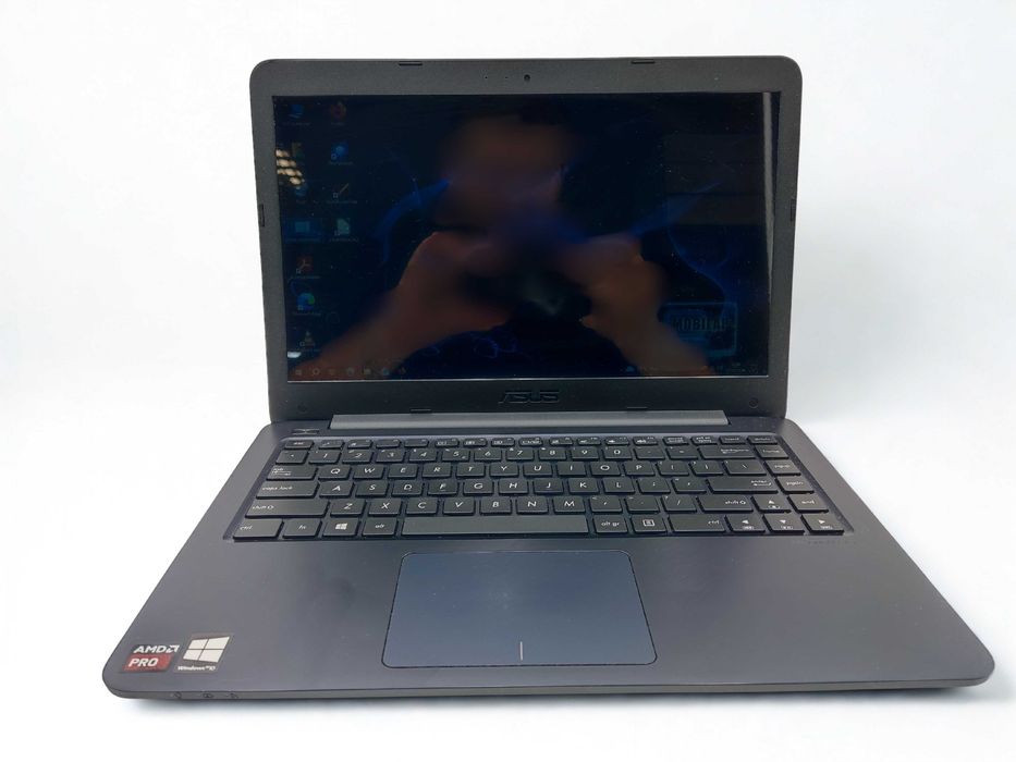 Laptop Używany ASUS E402Y AMD 14 HD 4GB 64 SSD + 320HDD Win10 Gw FV