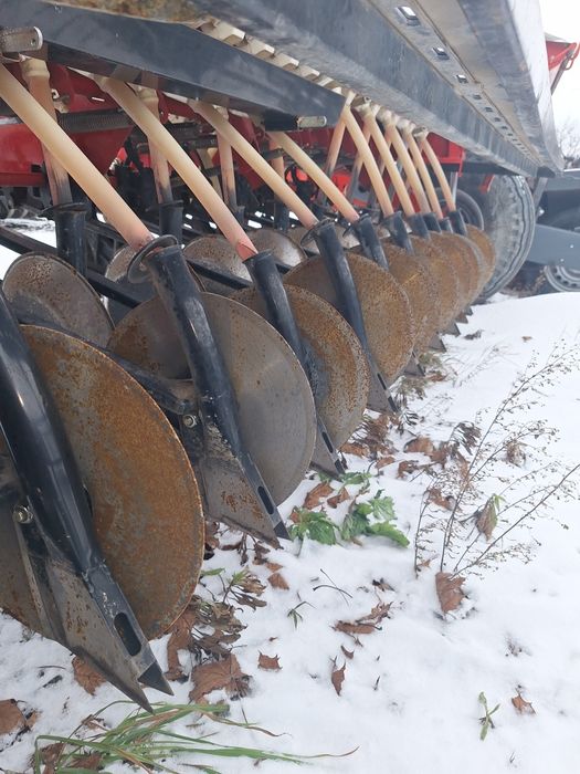 Дискова сівалка SIMULTA 2500 приципна з катками на два бачки