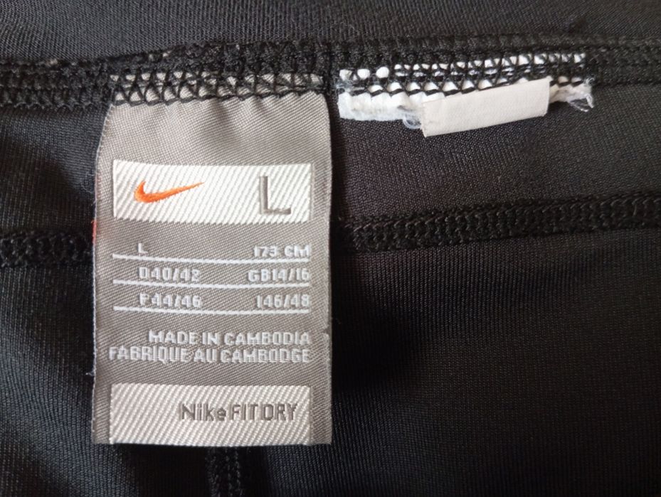 Spodnie czarne sportowe Nike L