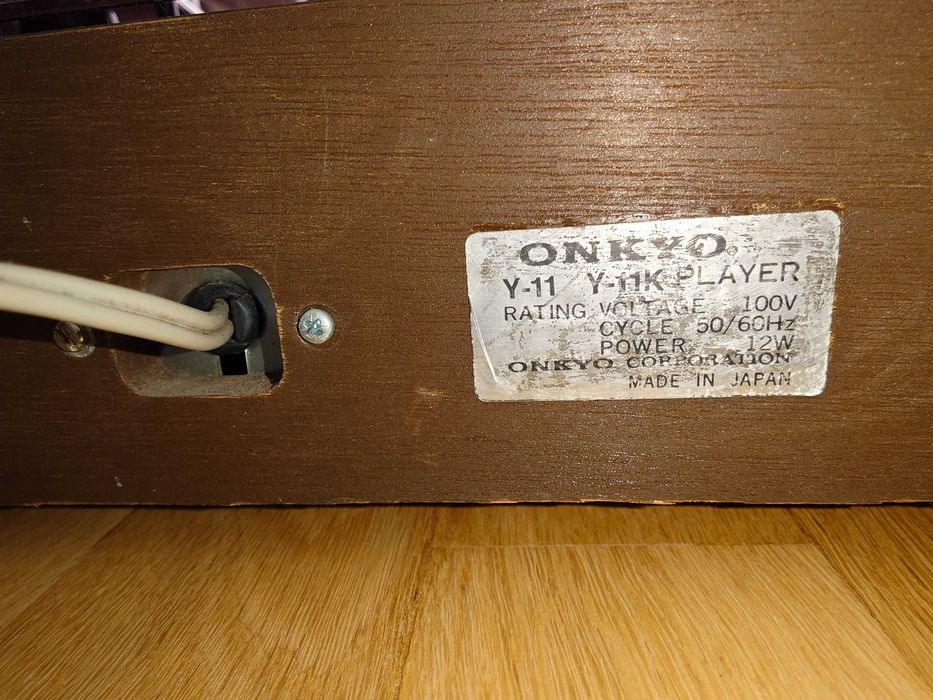Gira-Discos Onkyo Y-11K