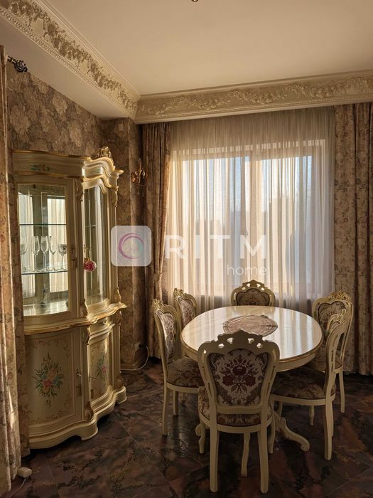 Продаж великогабаритної 2-кімнатної квартири 120 м² у Центрі міста!!!