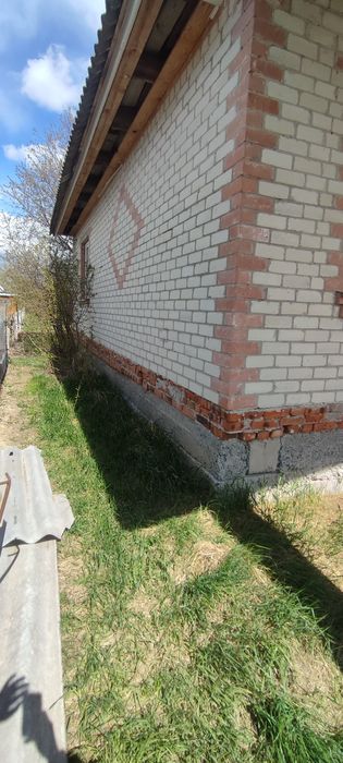 Гарний будинок з комунікаціями в селі Количівка 8км від міста