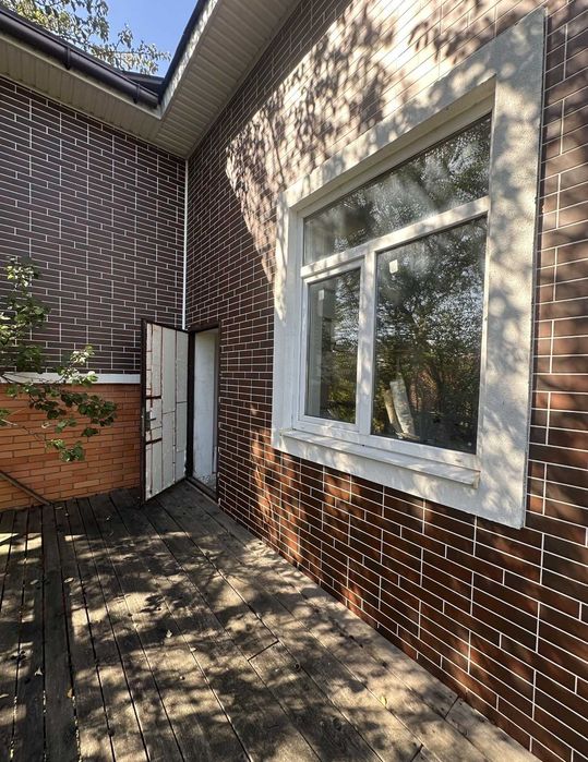 Продам сучасний будинок у районі Нових Будинків (Павленки)(код 5550)