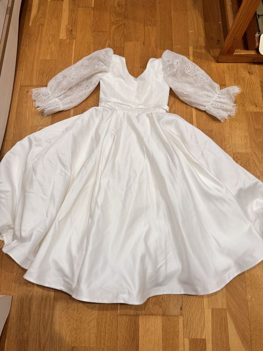 Продам плаття на випускний в садок