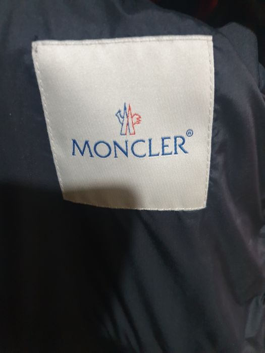Продам куртку ,Moncler 52 размера.