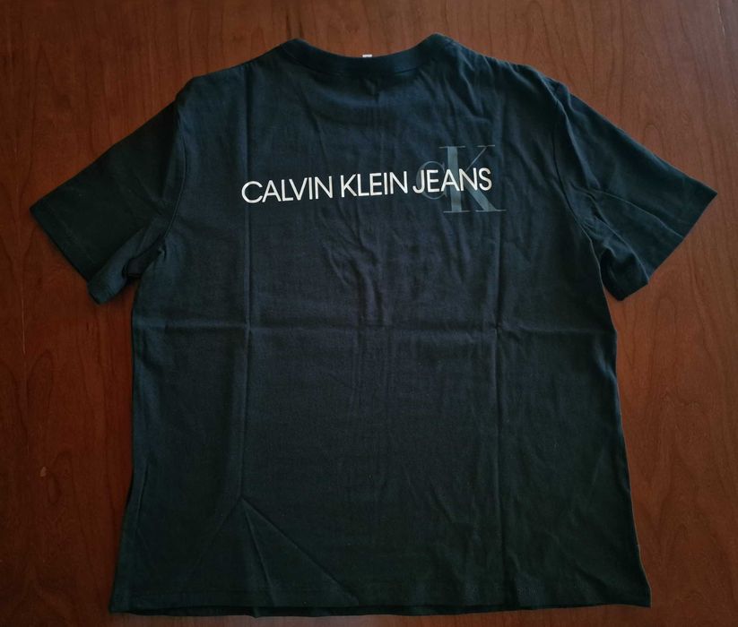 T-shirt preta da Calvin Klein Jeans