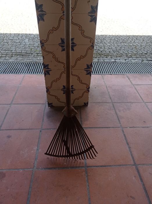 Vassoura de jardinagem