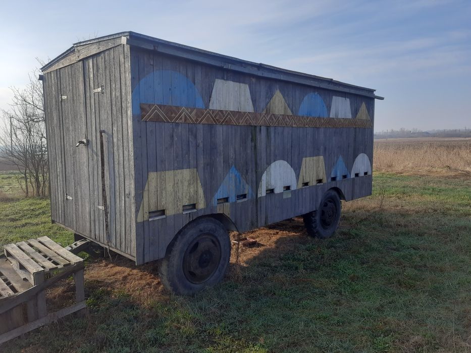 Мобільний Вагончик пасіка на базі прицепа зил на 48 стандартних сімей