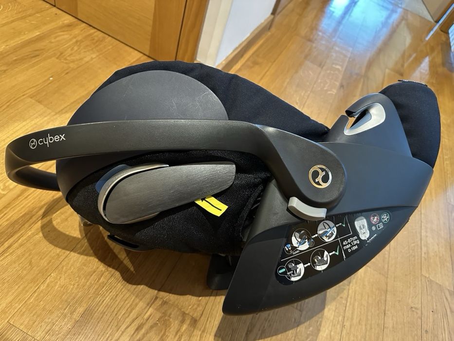 Cybex Cloud Z i-Size com a base