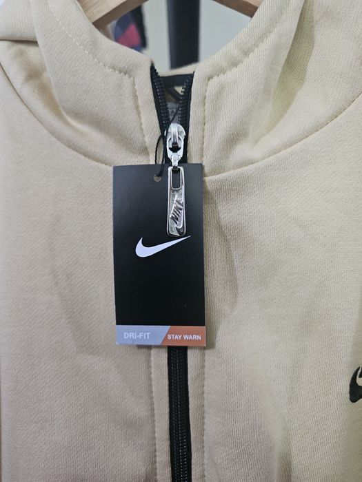 Hoodie Nike XL com fecho
