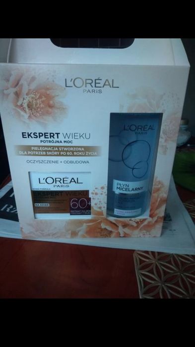 Nowy  Zestaw prezentowy Ekspert Wieku kosmetyków L'oreal krem