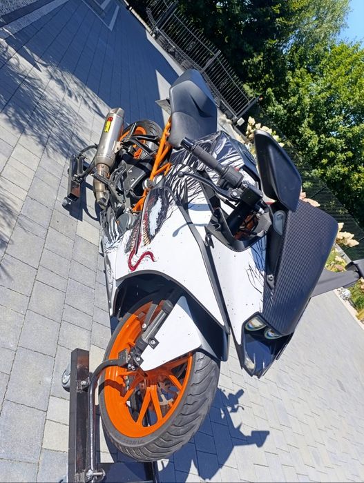 KTM RC 125 2015 – Akrapovič / okleina Venom